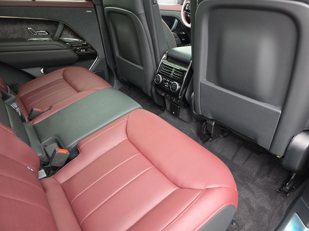 New 2025 Land Rover Range Rover Sport Dynamic SE AWD/4WD image 11