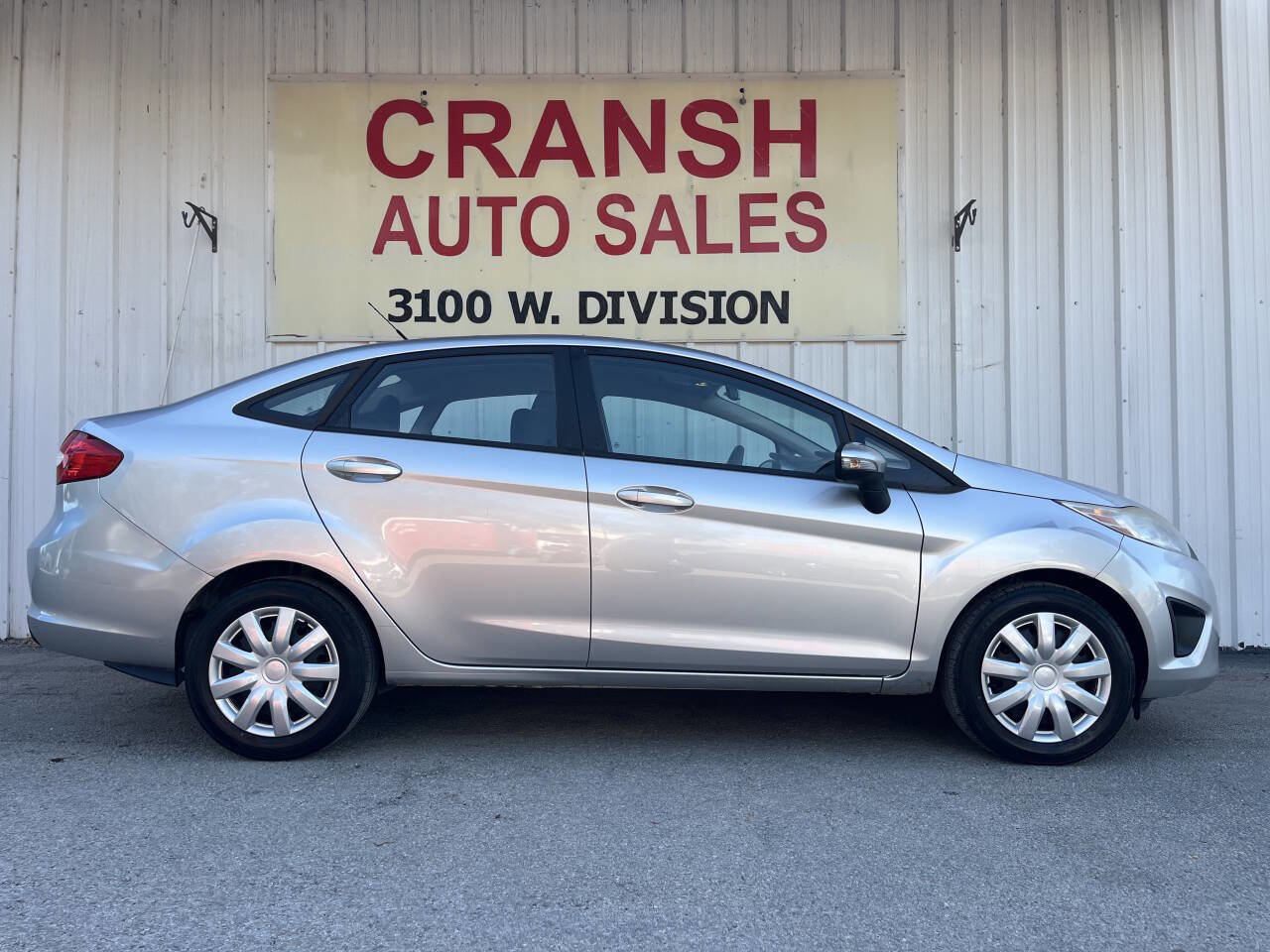Used 2013 Ford Fiesta SE image 2