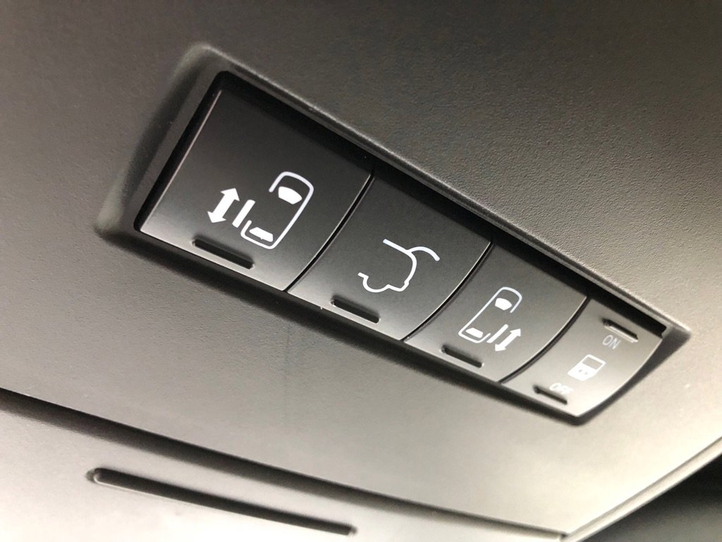 Used 2017 Dodge Grand Caravan SXT image 32