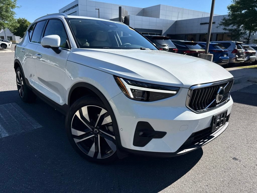 Used 2025 Volvo XC40 B5 Plus w/ Protection Package Premier