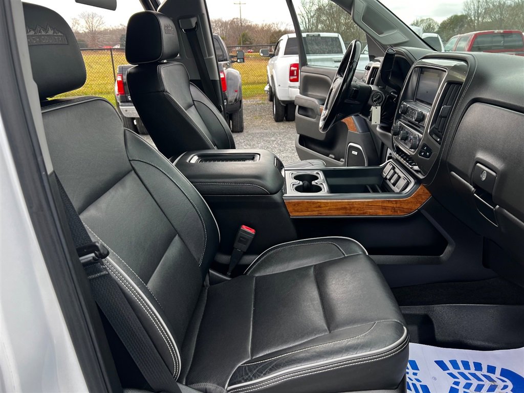 Used 2018 Chevrolet Silverado 2500 High Country w/ Duramax Plus Package image 30