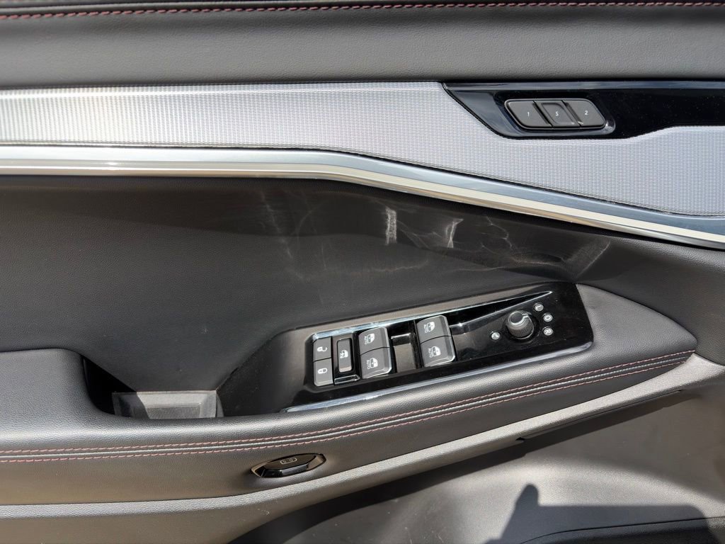 Used 2024 Jeep Wagoneer Launch Edition AWD/4WD image 16