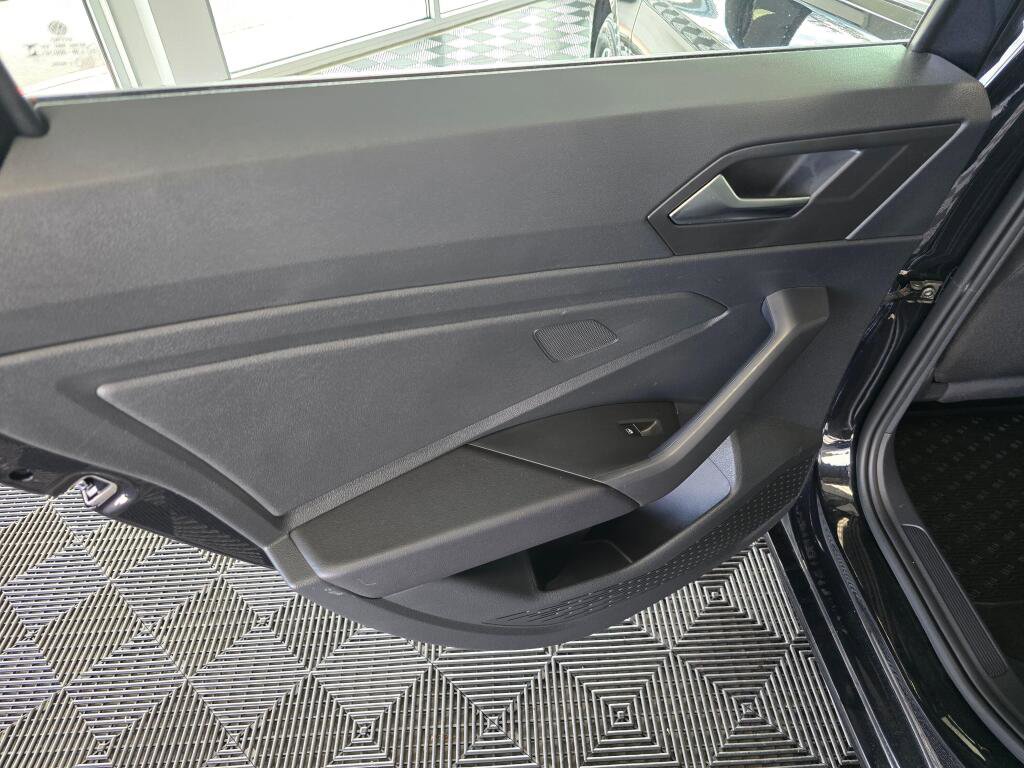 Used 2023 Volkswagen Jetta S w/ Driver Assistance Package image 31