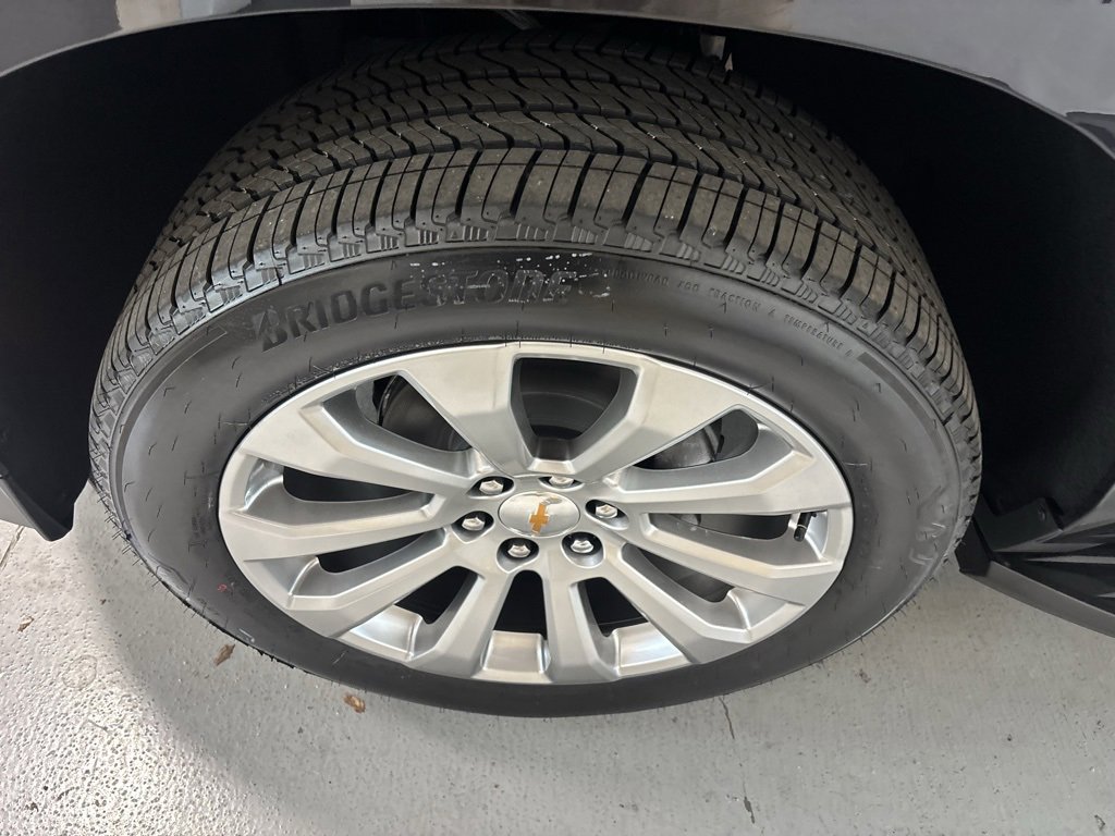 New 2026 Chevrolet Suburban Premier image 6