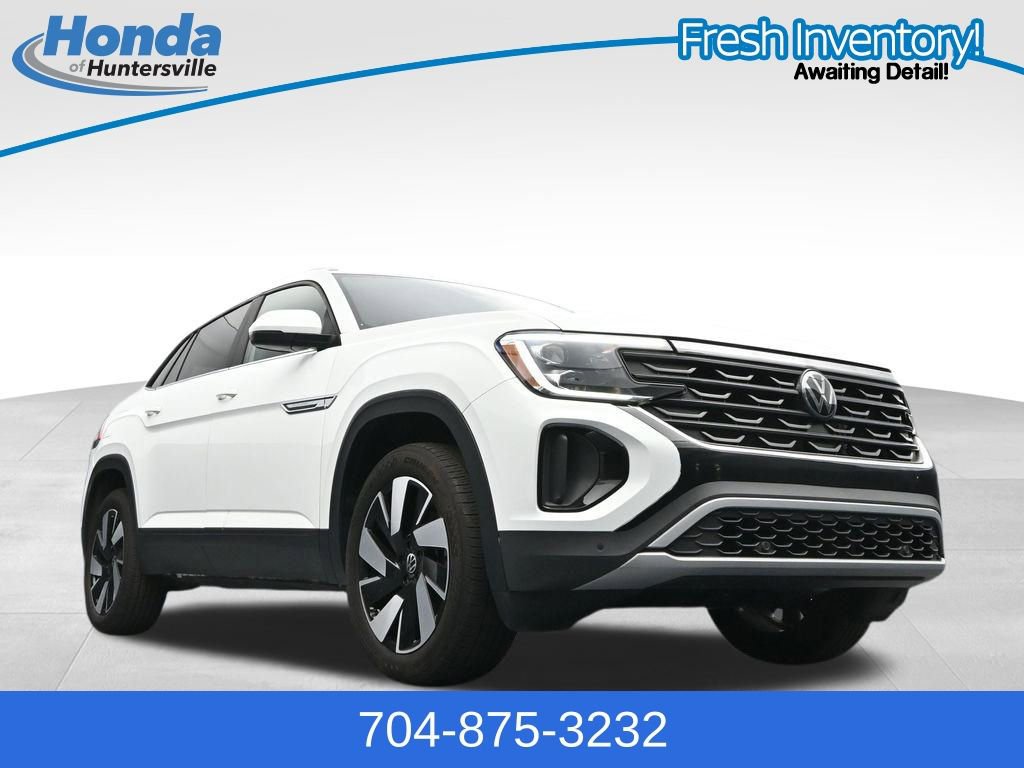 Used 2025 Volkswagen Atlas Cross Sport SE FWD image 38