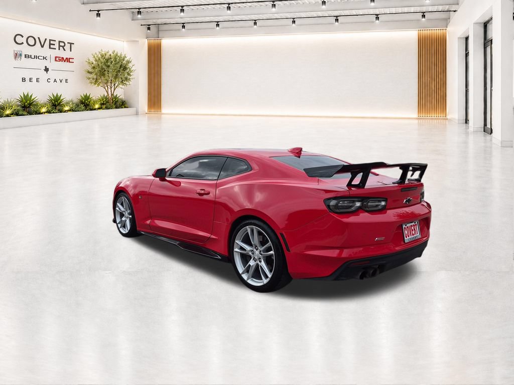 Used 2019 Chevrolet Camaro SS RWD image 9
