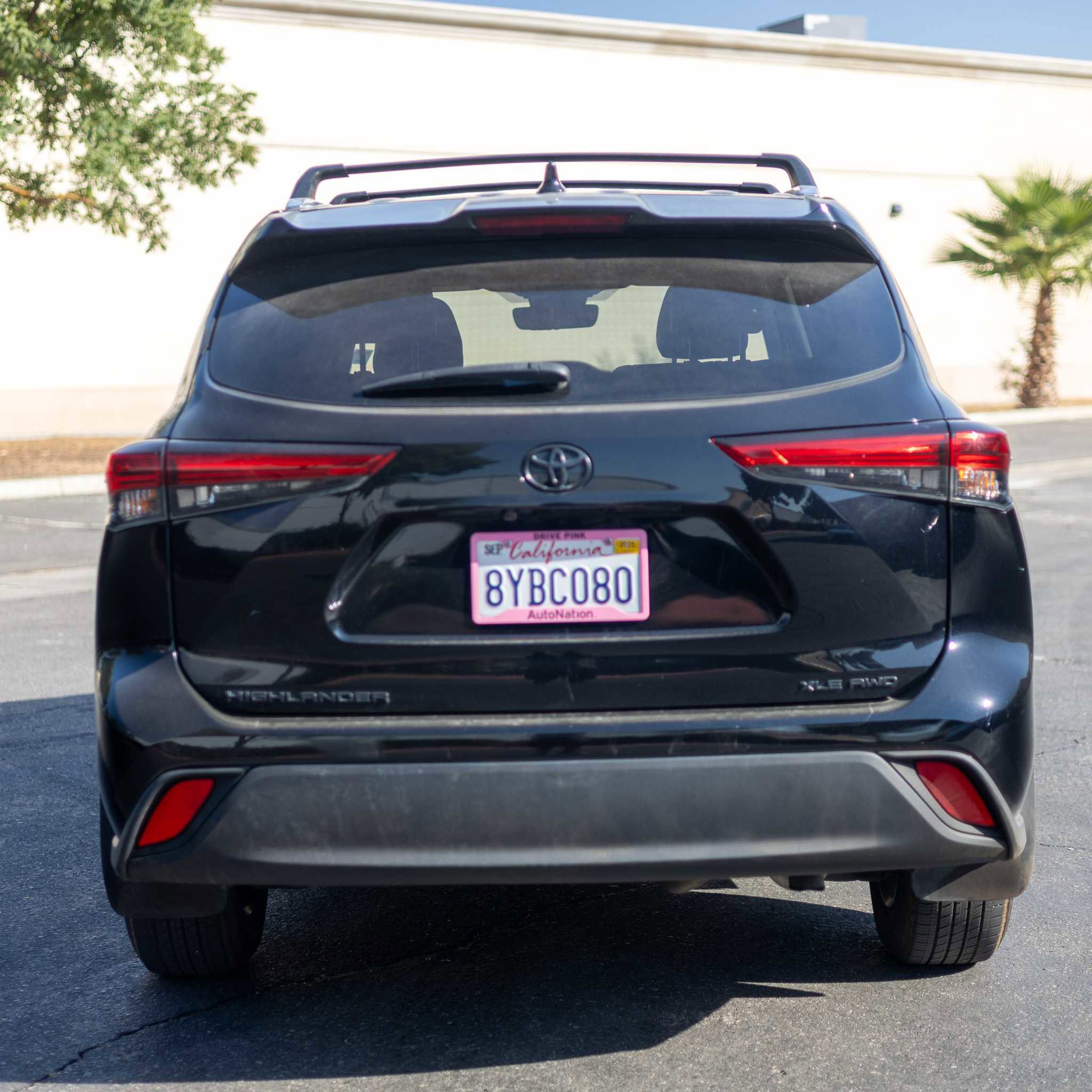 Used 2021 Toyota Highlander XLE image 6