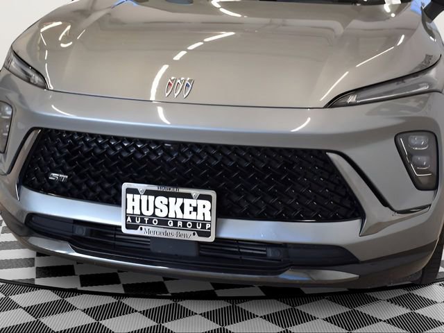 Used 2024 Buick Envision Sport Touring image 9