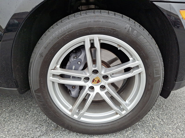 Used 2021 Porsche Macan image 9