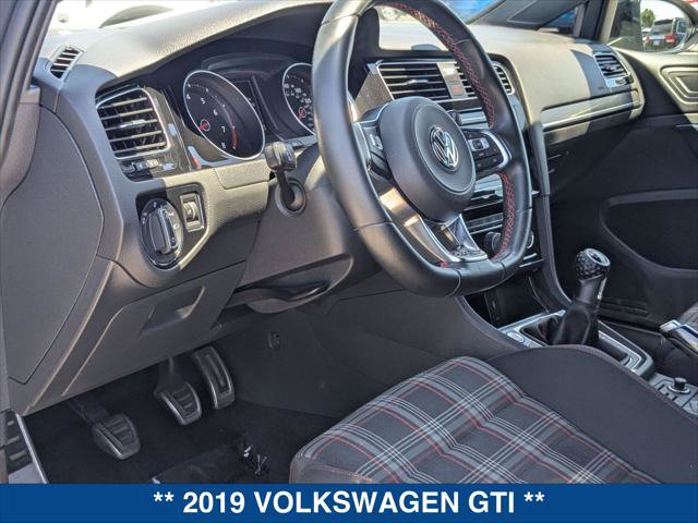 Used 2019 Volkswagen GTI SE FWD image 12