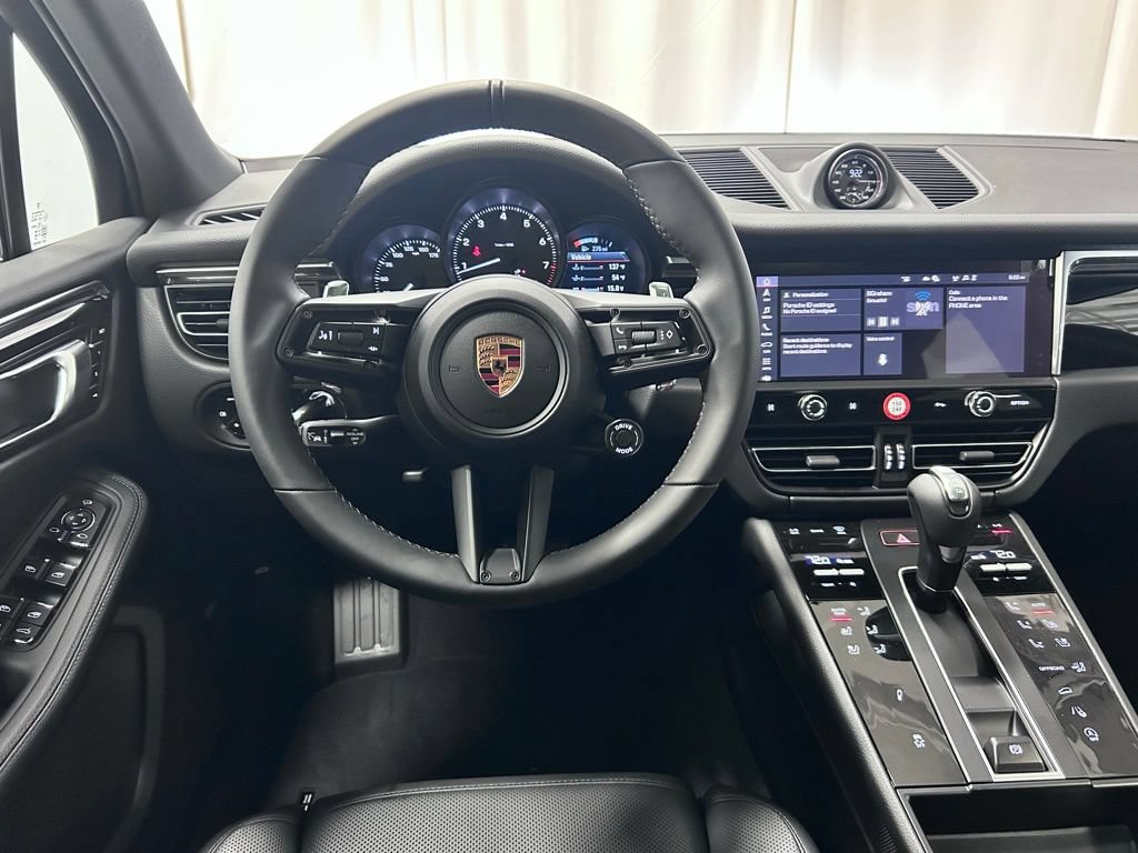 Certified 2026 Porsche Macan AWD/4WD image 12