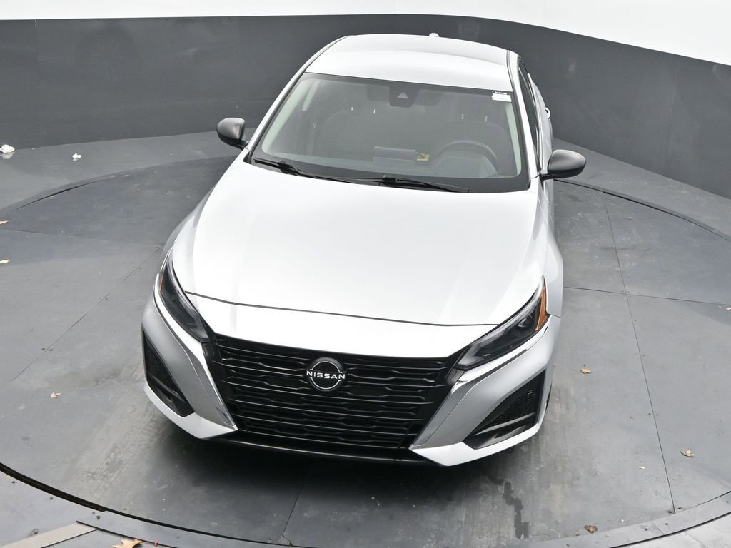 Used 2024 Nissan Altima 2.5 SV FWD image 33