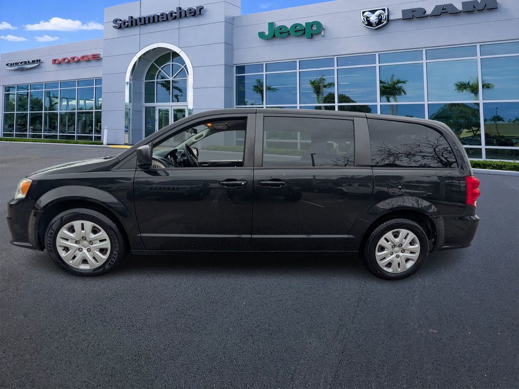 Used 2018 Dodge Grand Caravan SE image 4