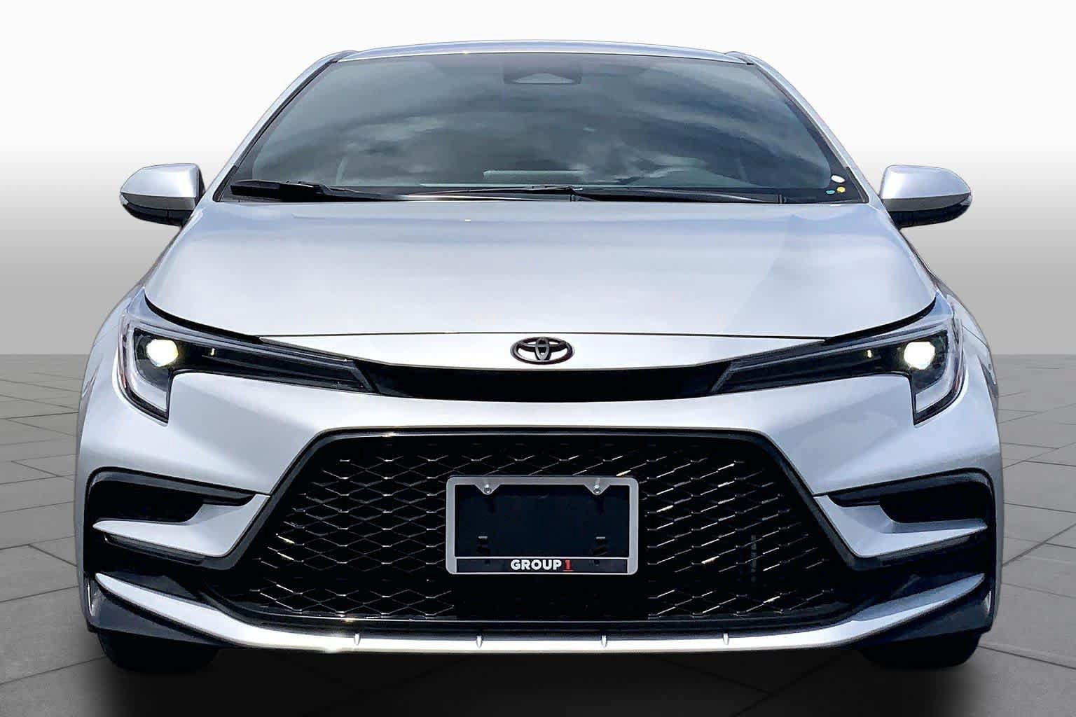 Used 2023 Toyota Corolla SE FWD image 4