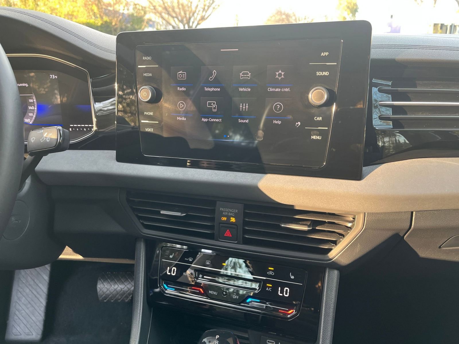 Used 2025 Volkswagen Jetta SE image 17