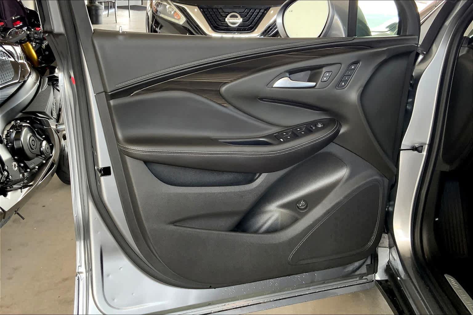 Used 2020 Buick Envision Essence w/ Experience Buick Package FWD image 22