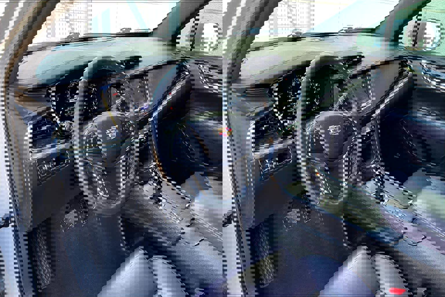 Used 2017 Cadillac XT5 Luxury w/ Driver Awareness Package image 17