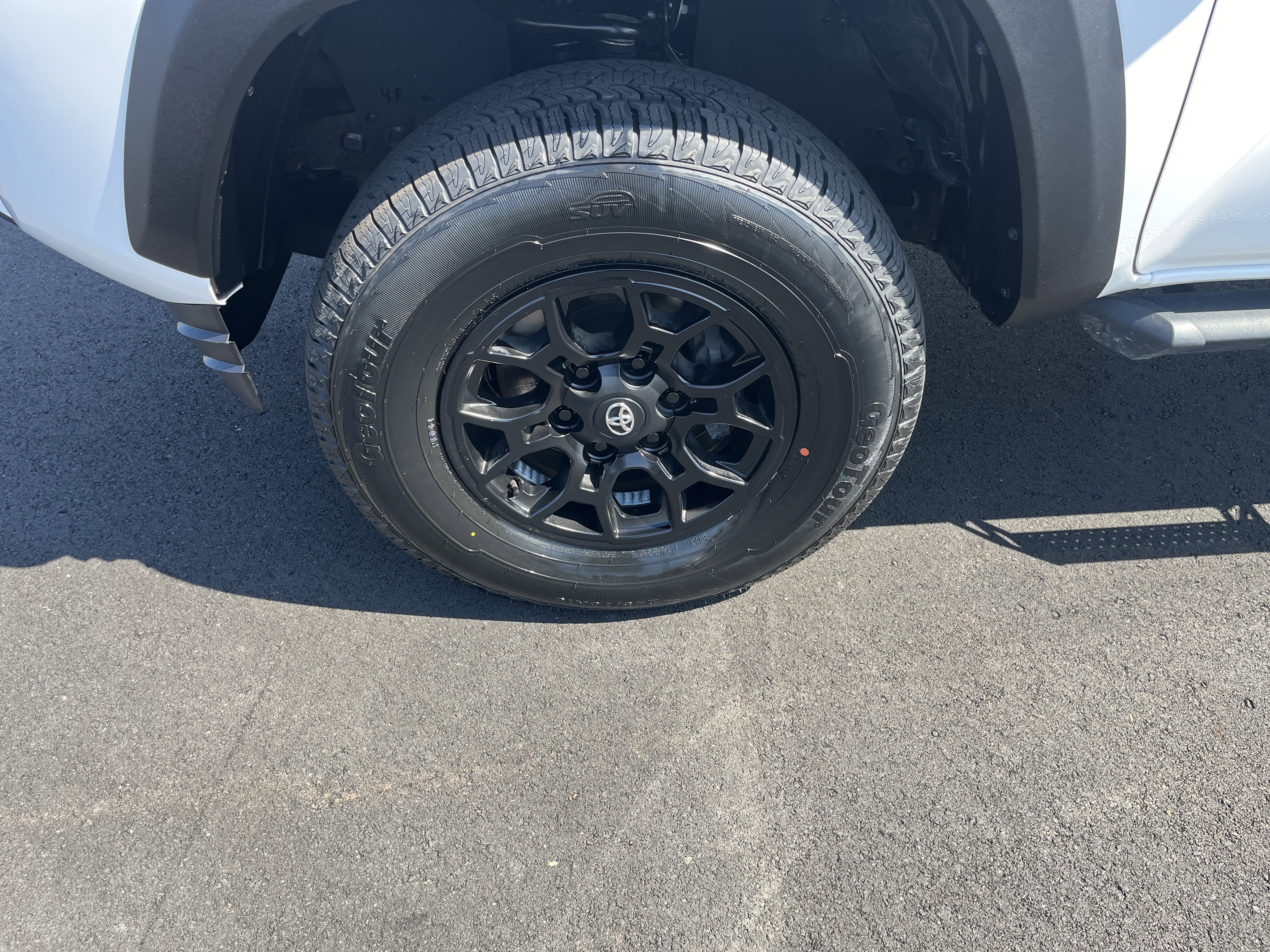 Certified 2023 Toyota Tacoma SR5 w/ SX Package AWD/4WD image 9
