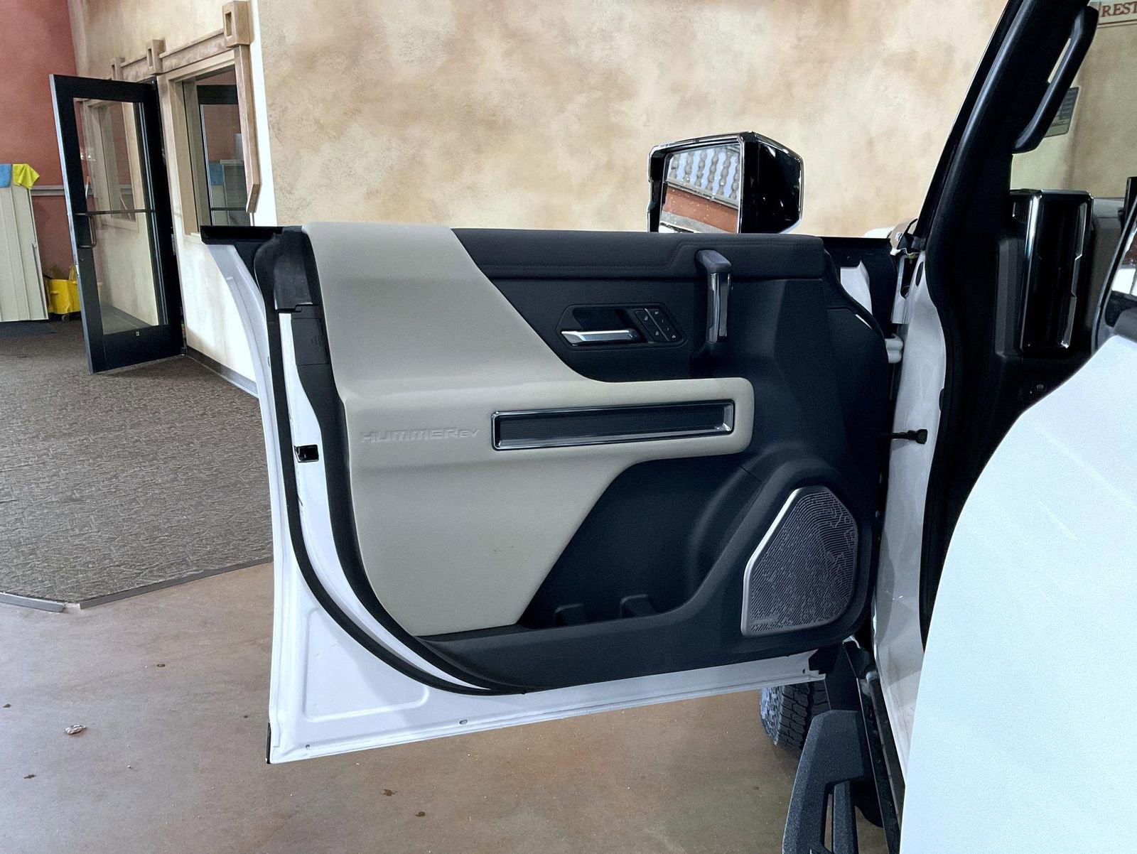 New 2026 GMC Hummer EV 4x4 Crew Cab w/ Battery Pack, 24 Module Pack image 9