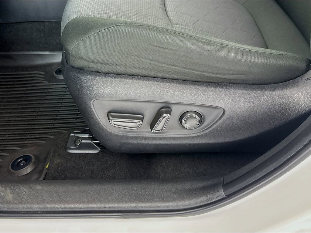 Used 2024 Toyota RAV4 XLE w/ Convenience Package AWD/4WD image 19