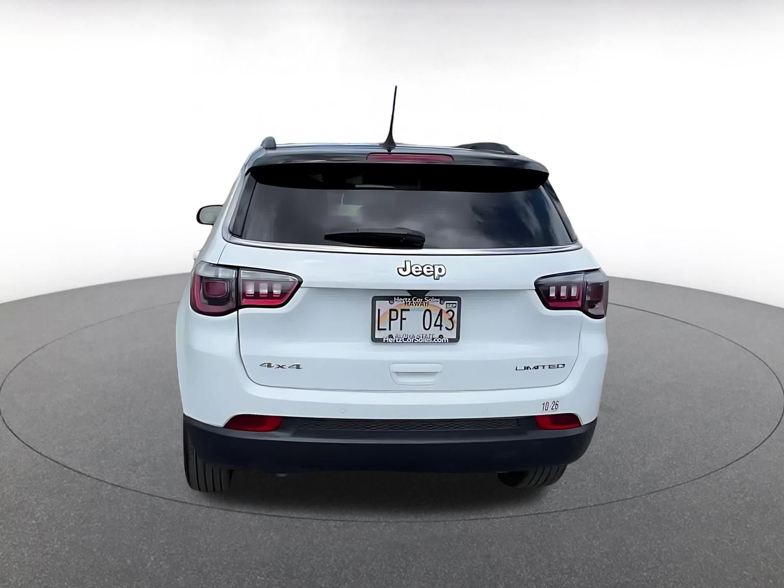 Used 2025 Jeep Compass Limited image 12