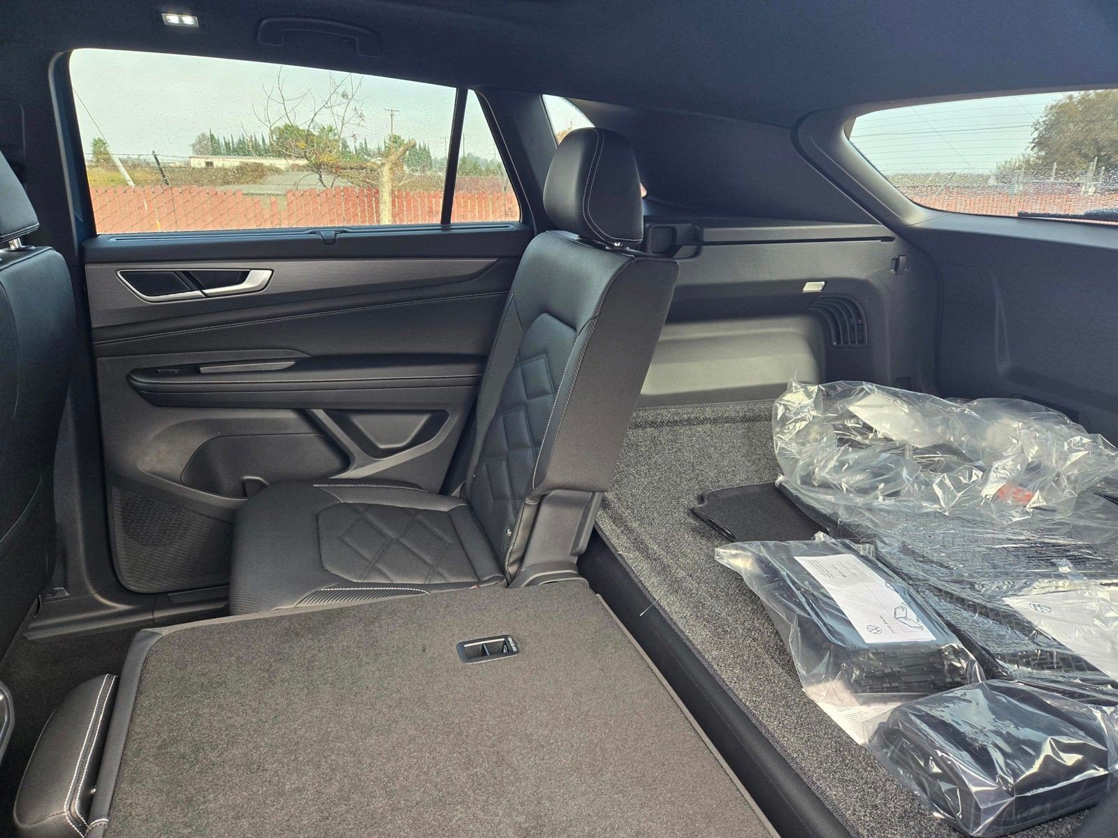New 2026 Volkswagen Atlas Cross Sport SE FWD image 9
