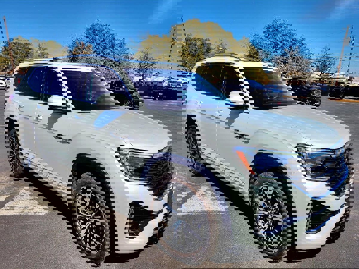 Used 2024 Volkswagen Atlas SEL Premium R-Line image 1