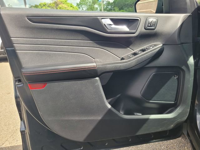 Certified 2022 Ford Escape SEL w/ SEL Stealth AWD Package image 16