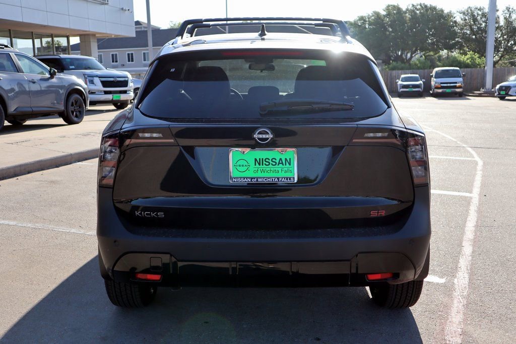 New 2025 Nissan Kicks SR FWD image 7