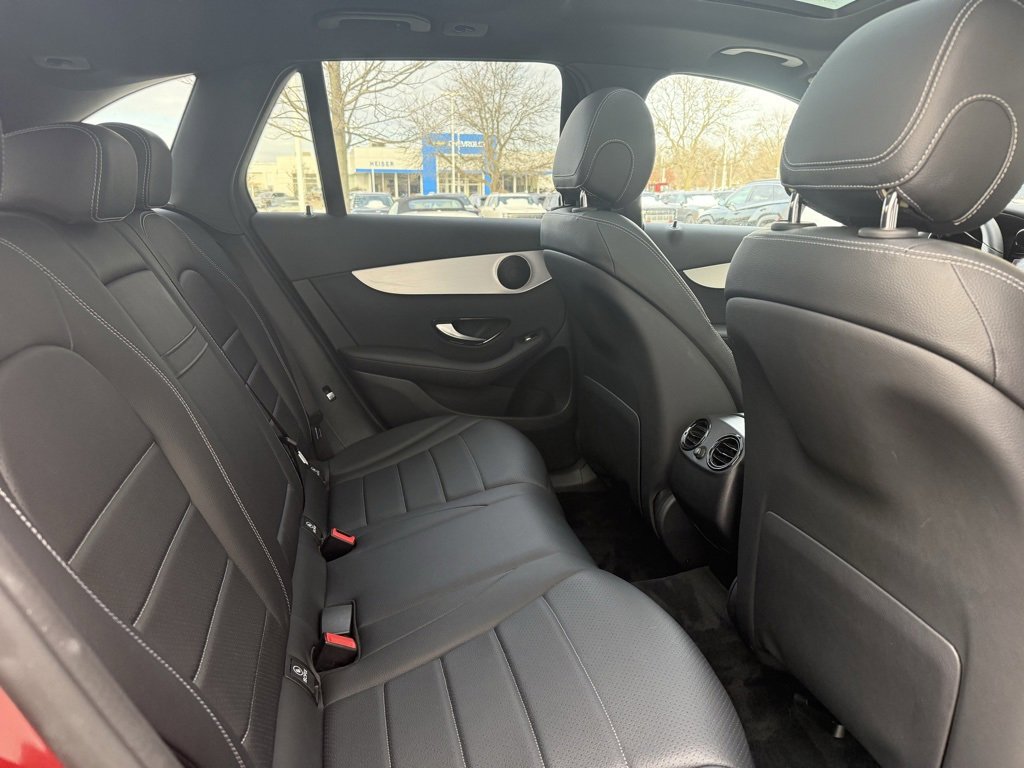 Used 2017 Mercedes-Benz GLC 300 4MATIC image 32