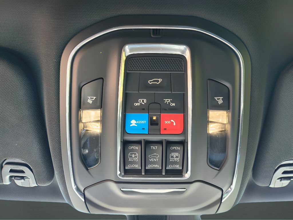 Used 2024 Jeep Wagoneer Series II RWD image 30