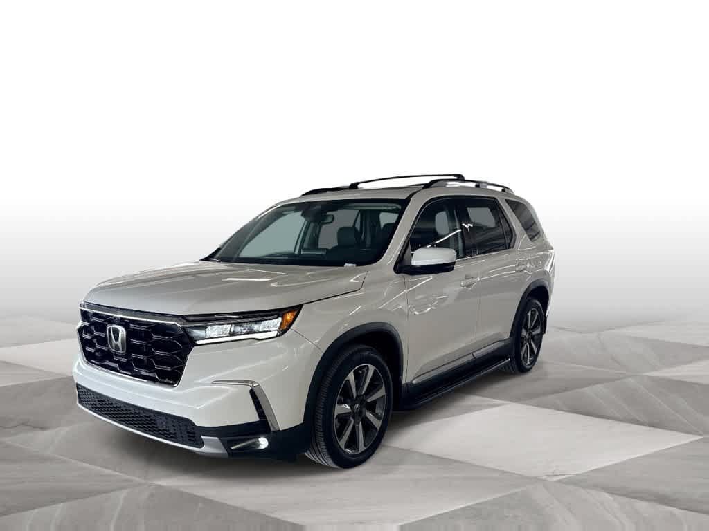 Used 2025 Honda Pilot Elite image 4