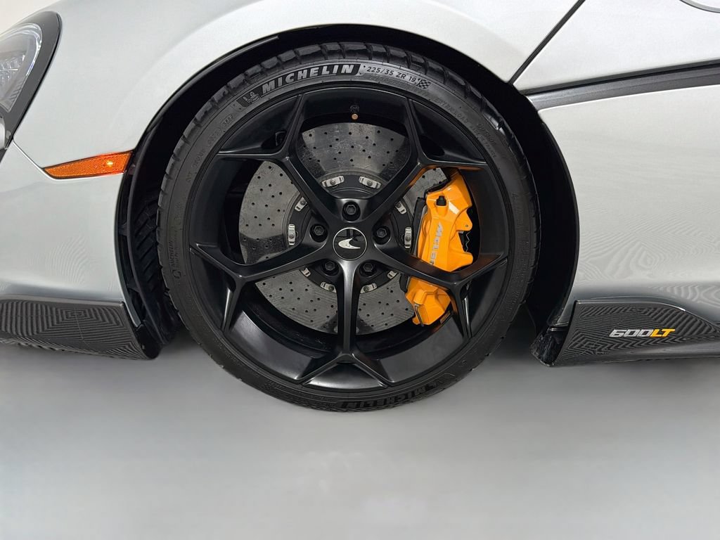 Used 2020 McLaren 600LT Spider RWD image 26