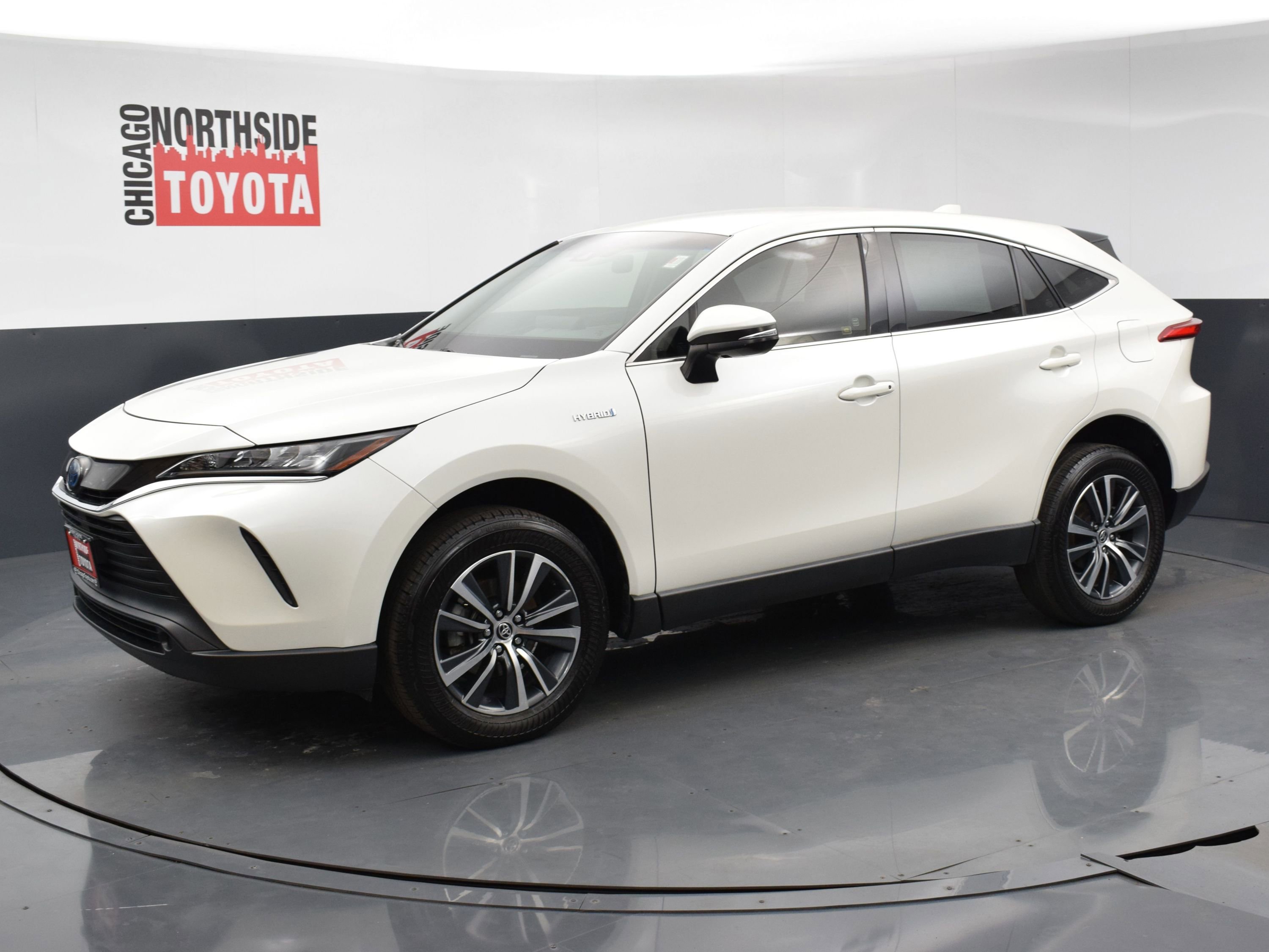 Used 2021 Toyota Venza LE image 8