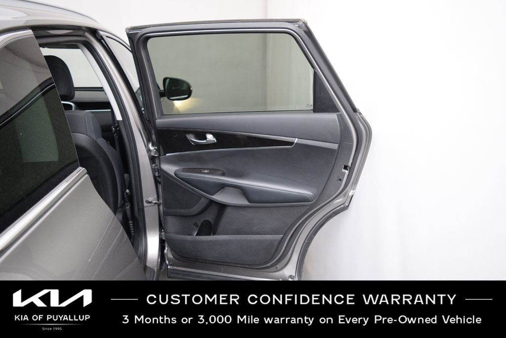 Used 2017 Kia Sorento AWD w/ LX Convenience Package image 13