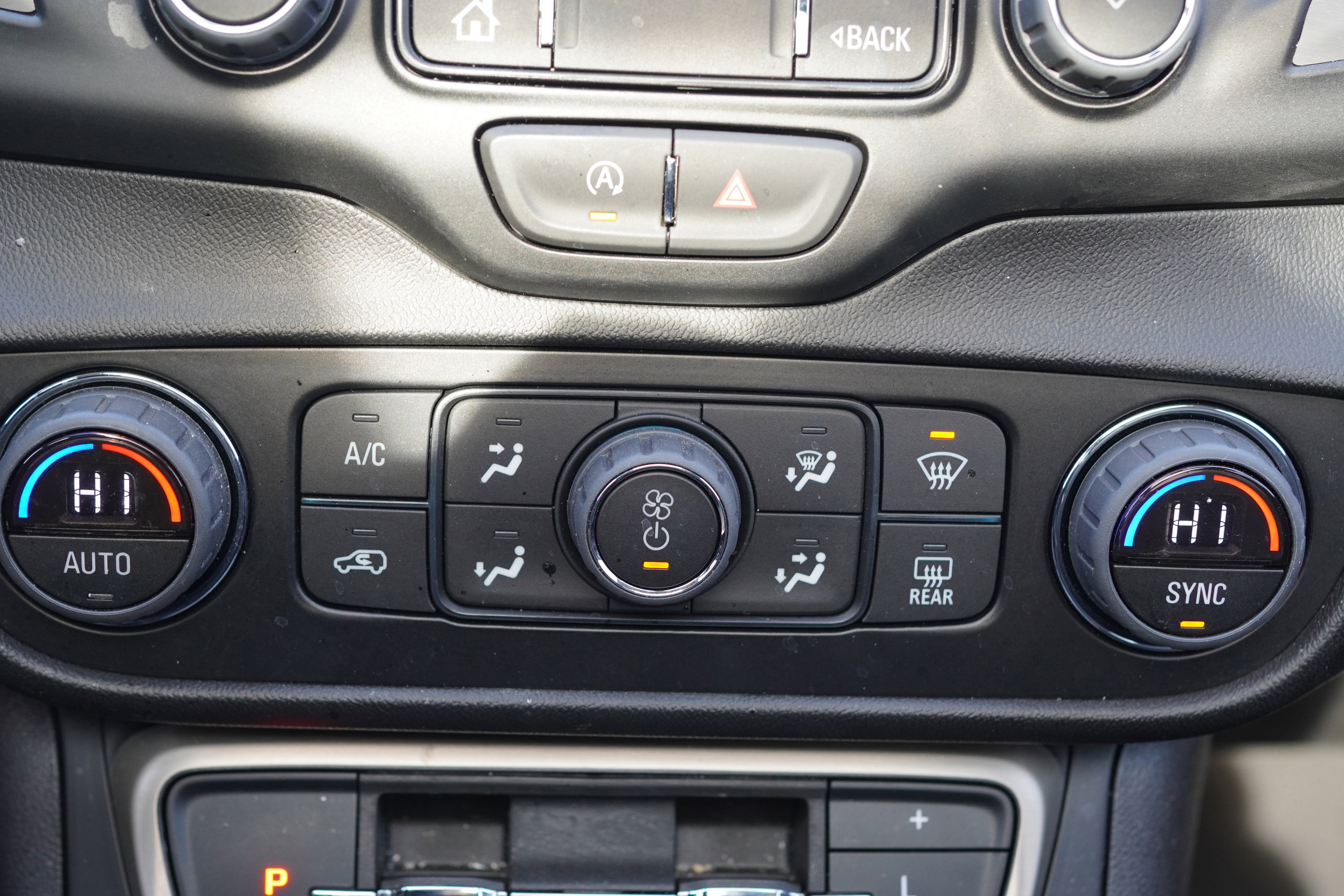 Used 2024 GMC Terrain Denali w/ Denali Premium Package image 43