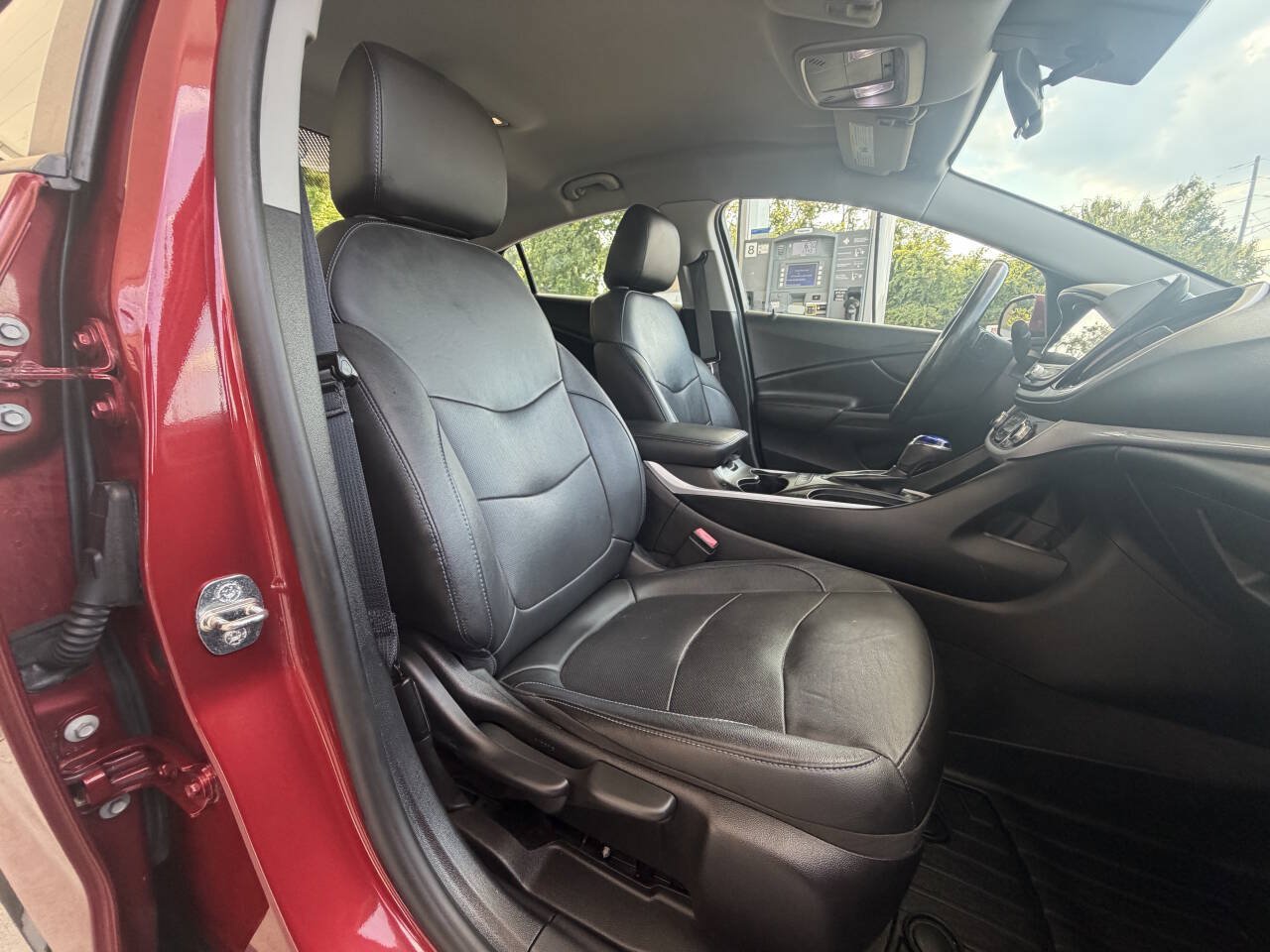 Used 2018 Chevrolet Volt LT w/ LT Driver Confidence Package FWD image 7