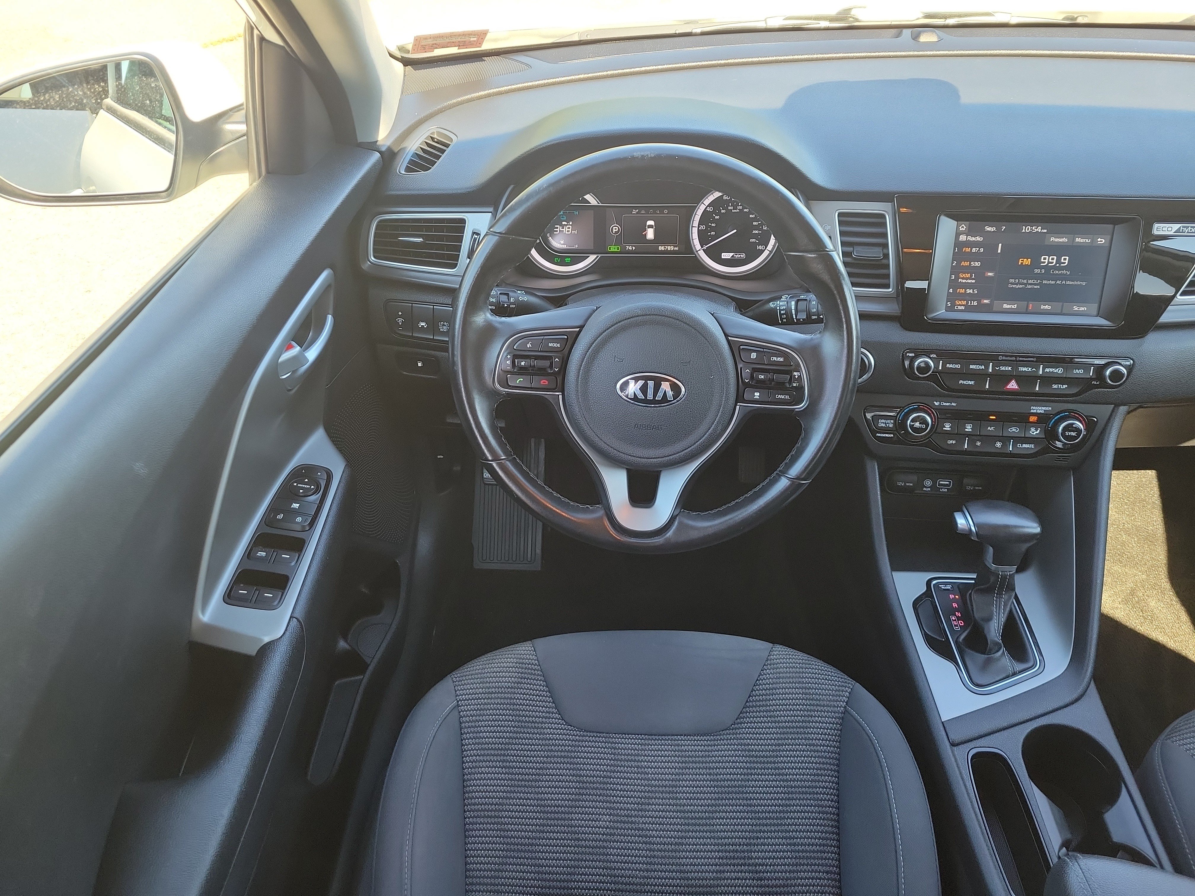Used 2018 Kia Niro LX FWD image 19