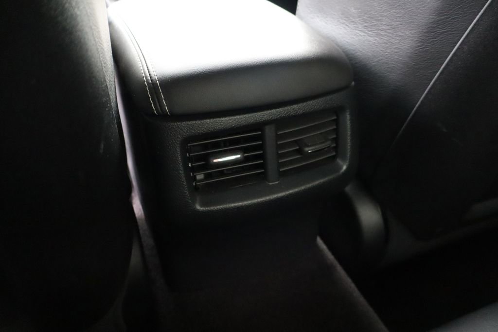 Used 2016 Dodge Challenger SRT Hellcat image 39