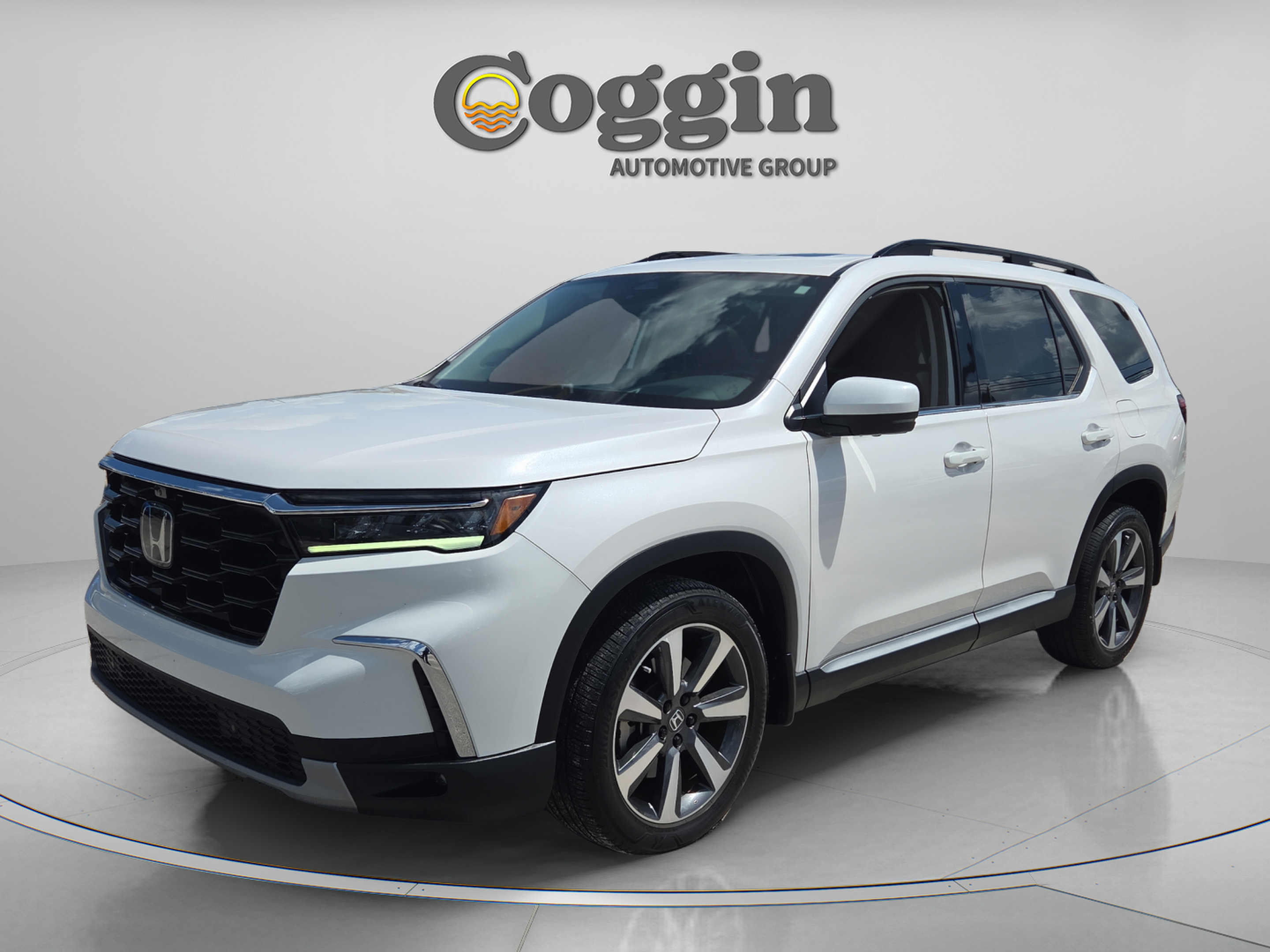 Used 2023 Honda Pilot Elite image 1