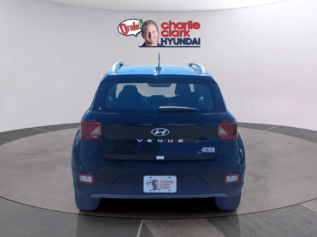 New 2026 Hyundai Venue SEL FWD image 4