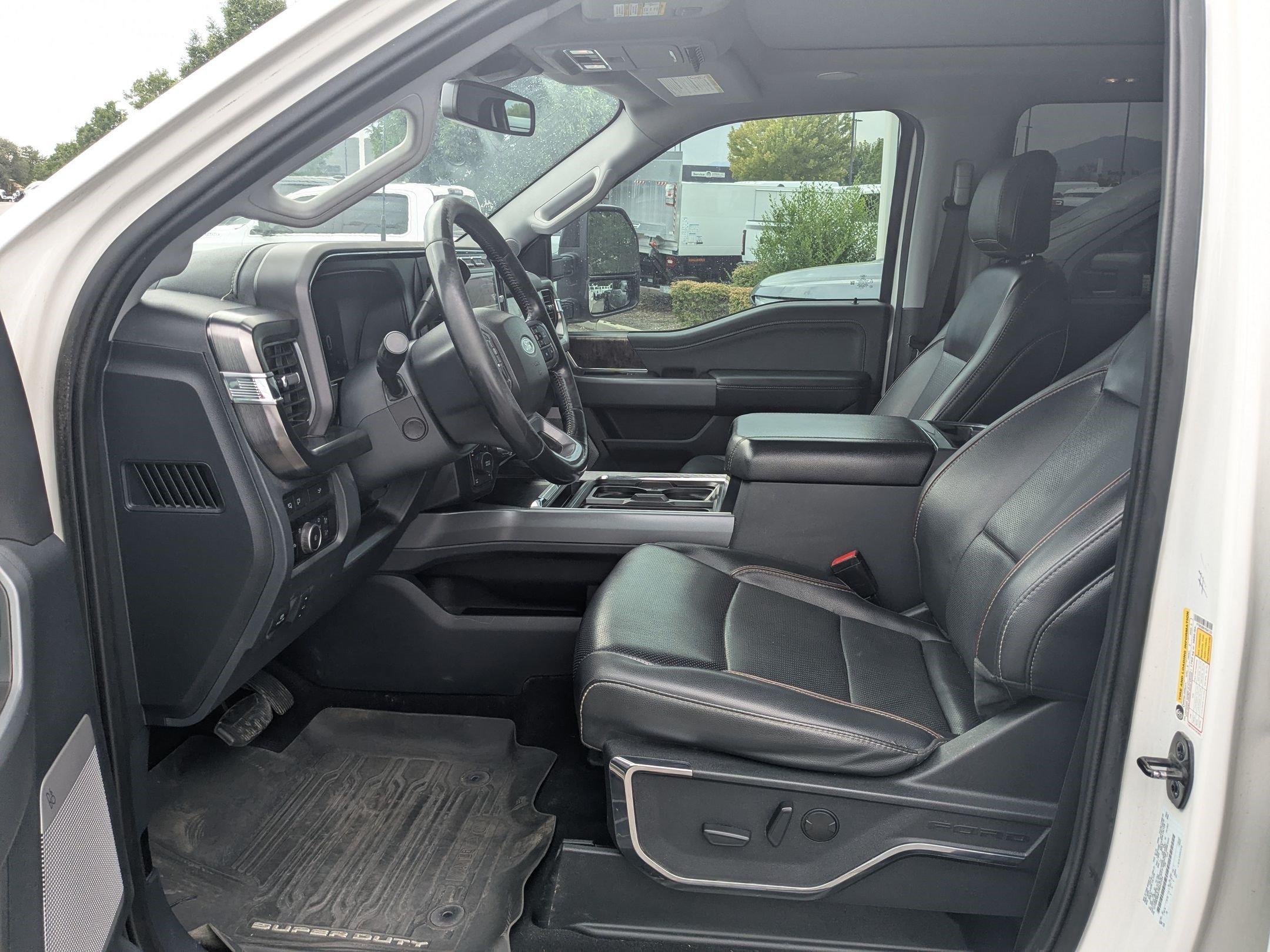 Used 2023 Ford F350 Lariat w/ Lariat Ultimate Package AWD/4WD image 29