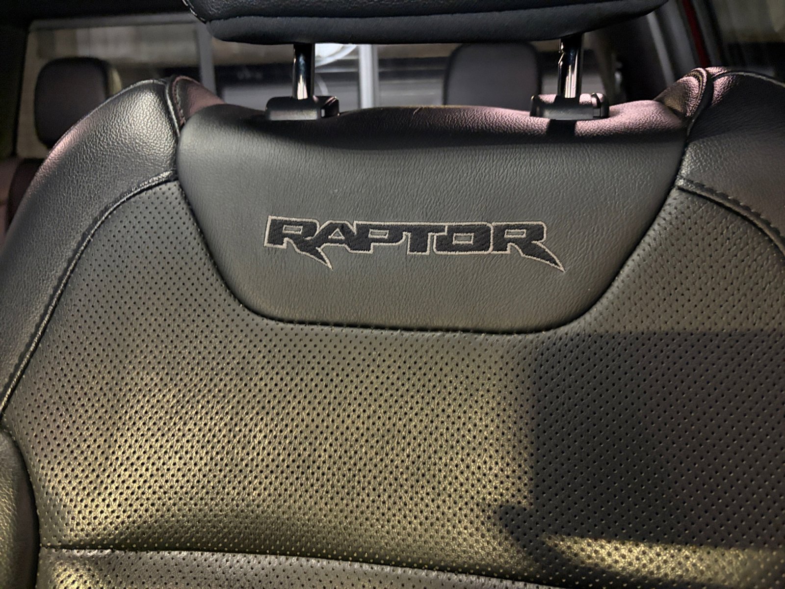 Used 2018 Ford F150 Raptor w/ Equipment Group 802A Luxury AWD/4WD image 39