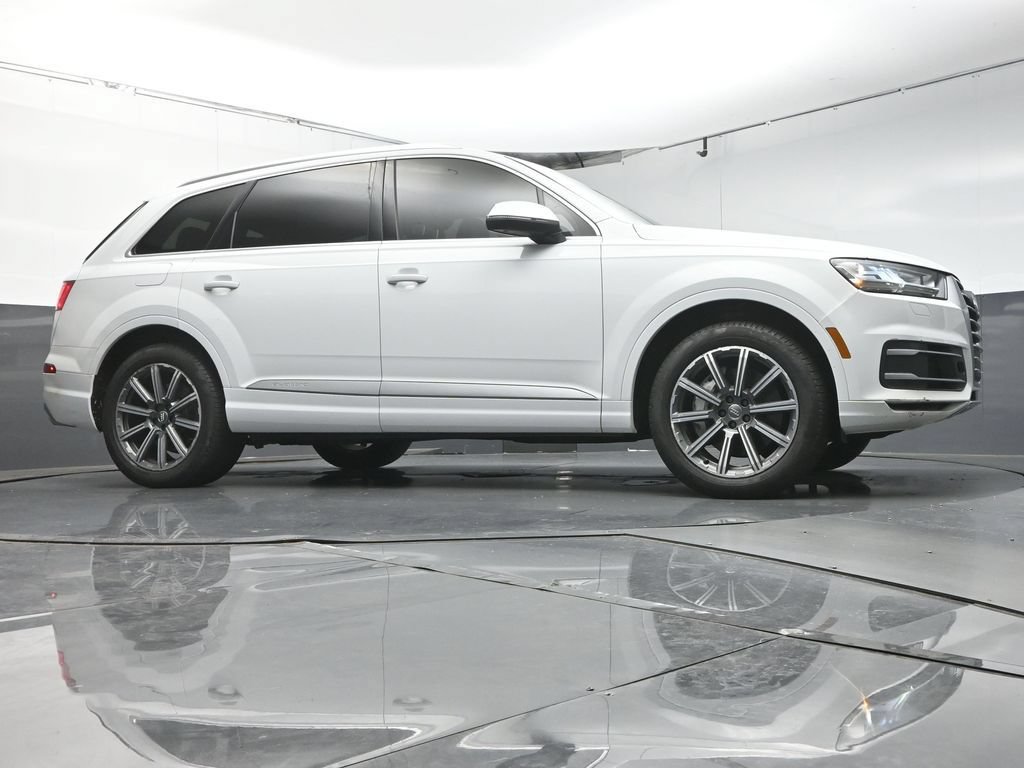Used 2017 Audi Q7 3.0T Premium Plus w/ Premium Plus Package AWD/4WD image 31
