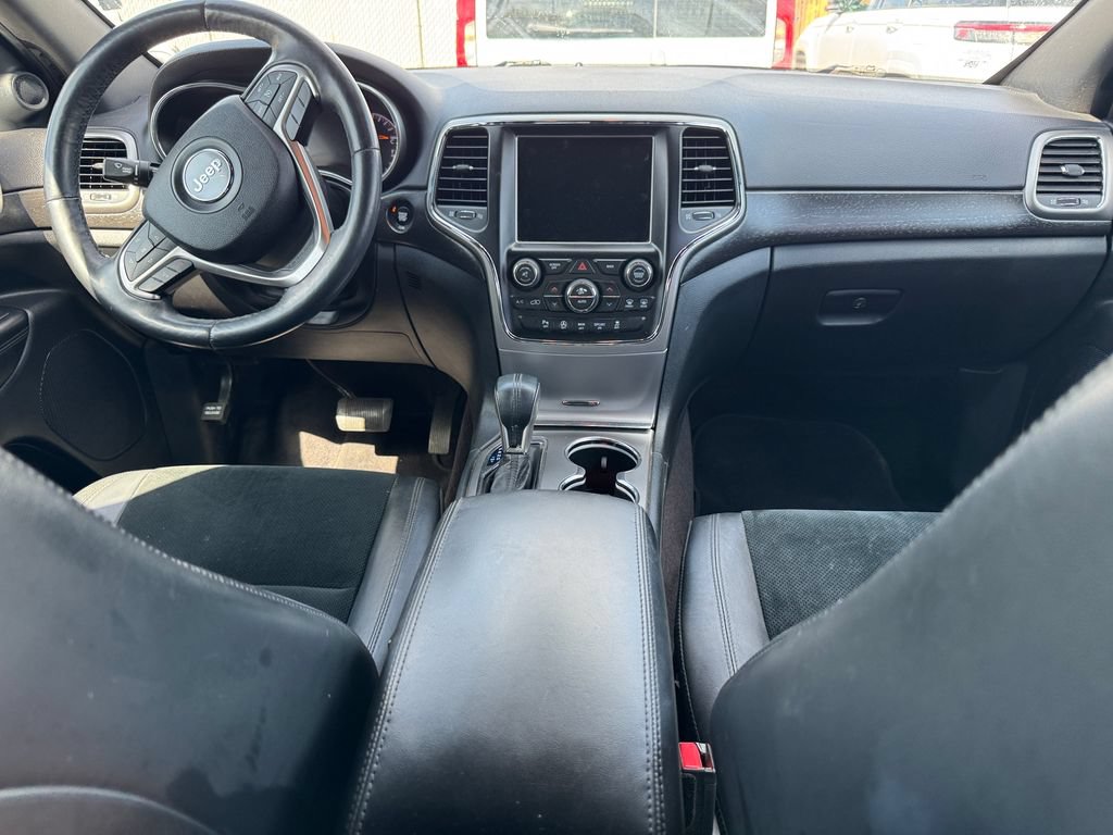 Used 2017 Jeep Grand Cherokee Altitude AWD/4WD image 5