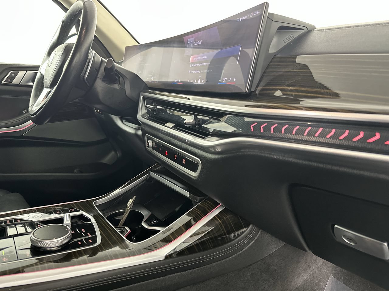 Used 2025 BMW X7 xDrive40i AWD/4WD image 15