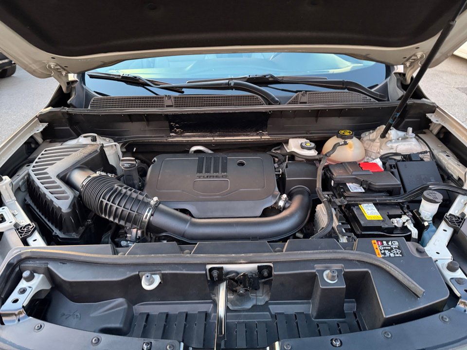 Certified 2022 GMC Acadia SLT w/ Trailering Package image 19