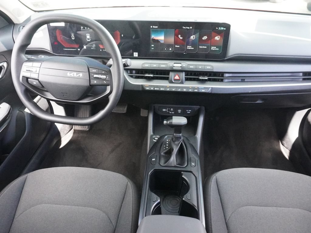 Certified 2025 Kia K4 FWD image 31