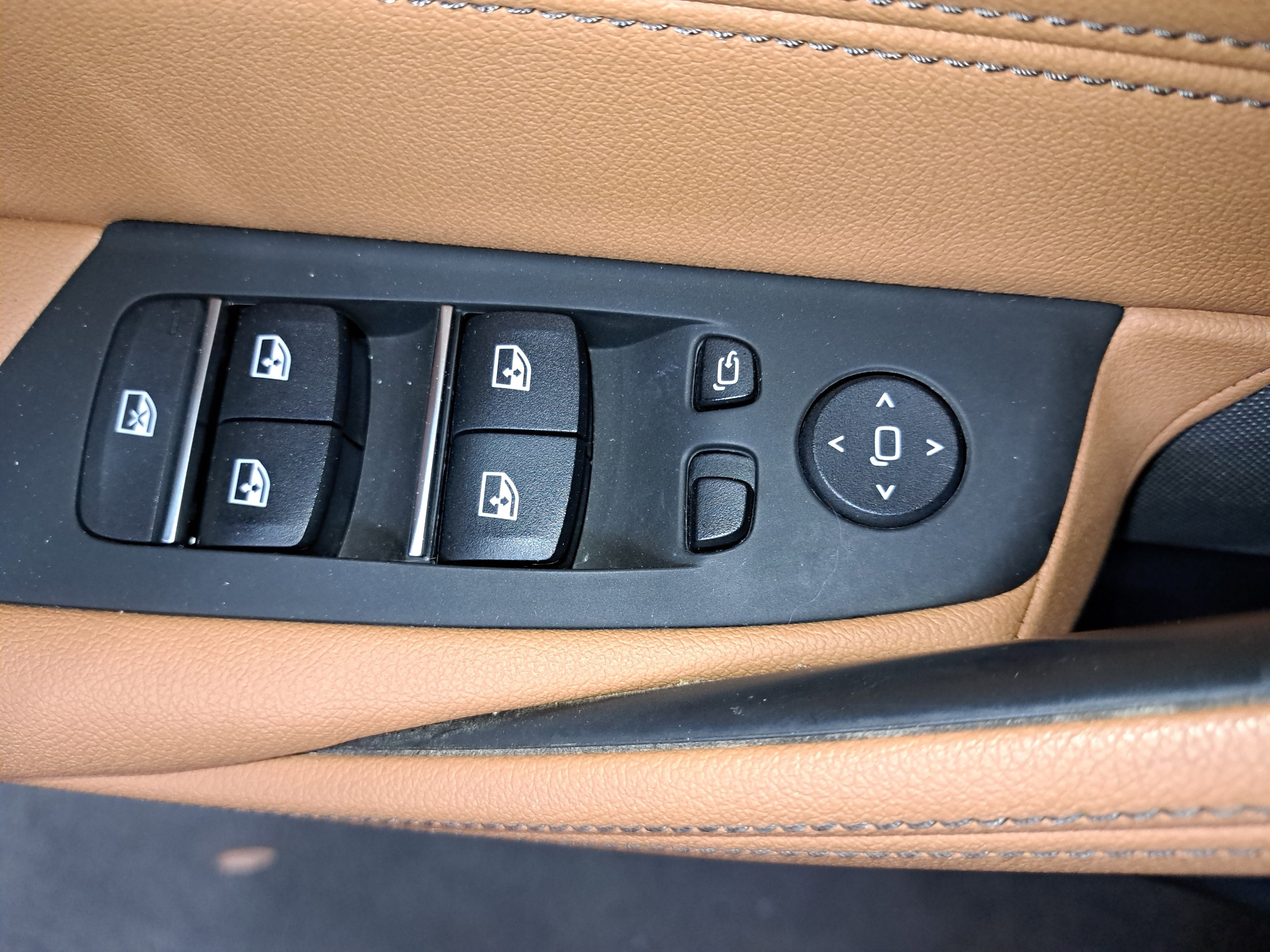 Certified 2023 BMW 530e w/ Premium Package image 29