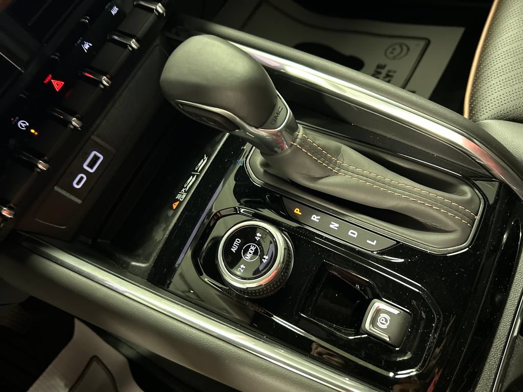 New 2026 GMC Canyon AT4 w/ AT4 Premium Package AWD/4WD image 17